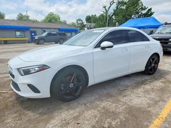 2019 Mercedes-Benz A-Class WDD3G4FB9KW031696