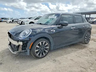 2020 Mini 5-Door WMWXU7C09L2M39419