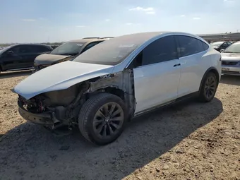 2018 Tesla Model X 5YJXCAE29JF099944