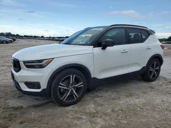 2022 Volvo XC40 YV4162UM6N2731486