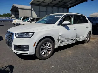 2018 Audi Q7 WA1LHAF79JD039531