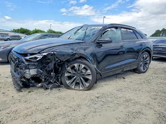 2025 Audi Q8 WA1BVBF17SD019107
