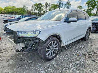 2019 Audi Q7 WA1LHAF70KD028371