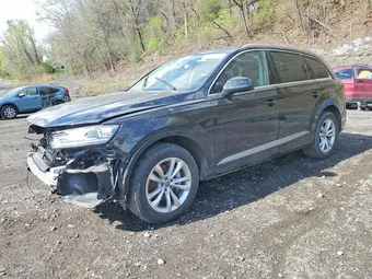 2017 Audi Q7 WA1AAAF76HD001521