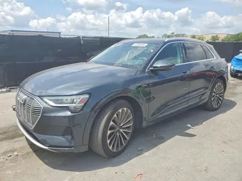 2019 Audi e-tron WA1VAAGE8KB025000
