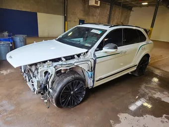 2022 Bentley Bentayga SJAAR2ZV9NC015673