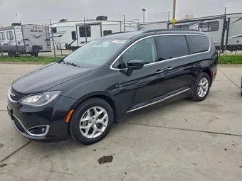 2017 Chrysler Pacifica 2C4RC1BG2HR820855 Lot 97610605