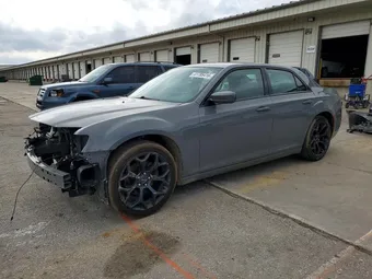 2019 Chrysler 300 2C3CCABG1KH565980