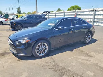 2019 Mercedes-Benz A-Class WDD3G4EB9KW019307