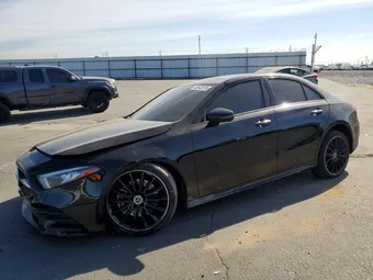 2019 Mercedes-Benz A-Class WDD3G4EB9KW024894