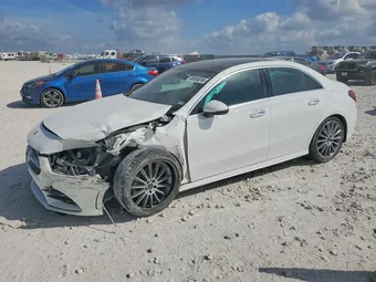 2021 Mercedes-Benz A-Class W1K3G4FB2MJ284598