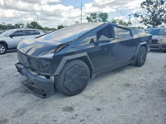 2024 Tesla Cybertruck 7G2CEHED3RA001645