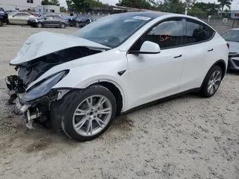 2023 Tesla Model Y 7SAYGDEDXPF966324 Lot 39504254