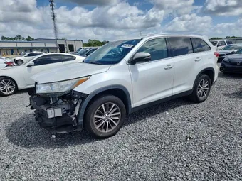 2019 Toyota Highlander 5TDKZRFH8KS322689 Lot 49495906