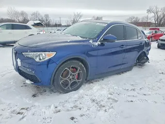 2018 Alfa Romeo ZASFAKBN7J7B66690