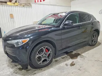 2018 Alfa Romeo ZASFAKAN3J7C07432