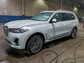 2022 BMW X7 5UXCW2C01N9K38170