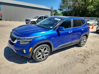 2021 Kia Seltos KNDETCA28M7081180