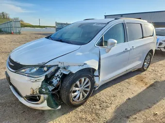 2017 Chrysler Pacifica 2C4RC1BG8HR613113 Lot 50892366