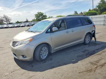 2015 Toyota Sienna 5TDYK3DC8FS564715 Lot 49070476