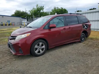 2018 Toyota Sienna 5TDKZ3DC7JS913471 Lot 47981986