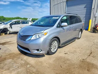2016 Toyota Sienna 5TDYK3DC1GS722619 Lot 52223156