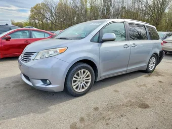2015 Toyota Sienna 5TDYK3DC0FS631677 Lot 49643276