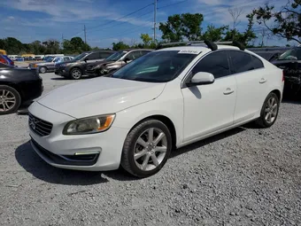 2016 Volvo S60 YV126MFKXG2390458
