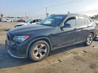 2015 BMW X1 WBAVM1C51FV316023