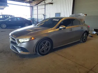 2020 Mercedes-Benz A-Class WDD3G4FB4LW038332