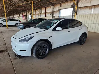 2024 Tesla Model Y 7SAYGDED1RF193049