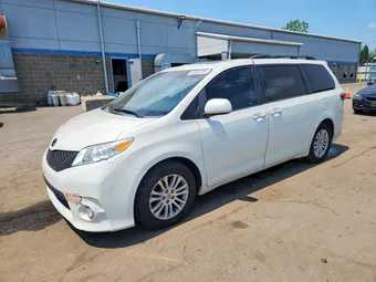 2015 Toyota Sienna 5TDYK3DC2FS675390 Lot 53953196