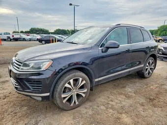 2017 Volkswagen Touareg WVGRF7BP9HD000586