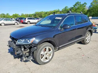 2017 Volkswagen Touareg WVGRF7BPXHD005294