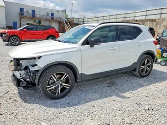 2023 Volvo XC40 YV4K92HLXP2964559