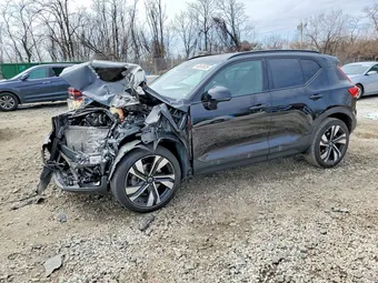 2023 Volvo XC40 YV4L12UW8P2066294