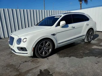 2018 Bentley Bentayga SJAAC4ZV0JC019215