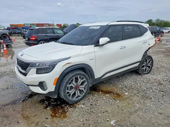 2021 Kia Seltos KNDETCA28M7116722