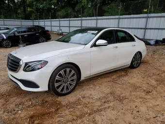 2018 Mercedes-Benz E-Class WDDZF4KB4JA463434