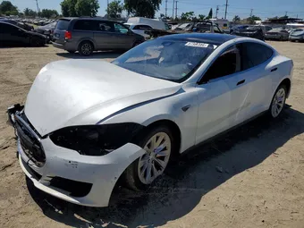 2016 Tesla Model S 5YJSA1E40GF134171