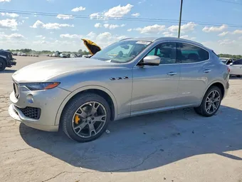 2017 Maserati Levante ZN661XUL8HX229421