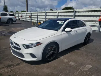 2022 Mercedes-Benz A-Class W1K3G4EB6NJ325821
