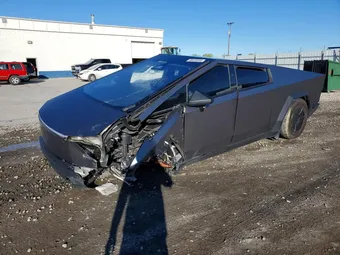 2025 Tesla Cybertruck 7G2CEHED7SA070036