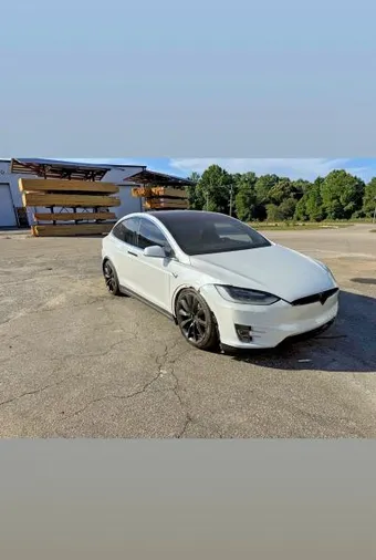2018 Tesla Model X 5YJXCBE2XJF103330 Lot 54701946