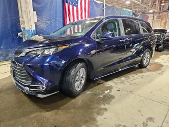 2024 Toyota Sienna 5TDYRKEC1RS215663 Lot 54296826