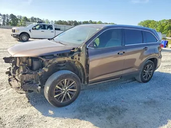 2019 Toyota Highlander 5TDKZRFH2KS313552 Lot 49221726