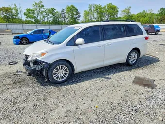 2015 Toyota Sienna 5TDYK3DC4FS630743 Lot 49082816