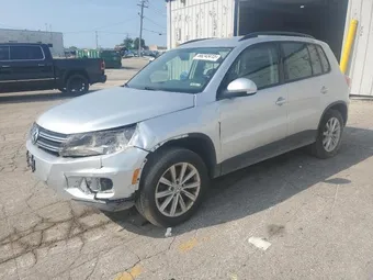 2017 Volkswagen Tiguan WVGAV7AX4HK054441