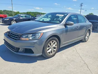 2017 Volkswagen Passat 1VWAT7A36HC042306