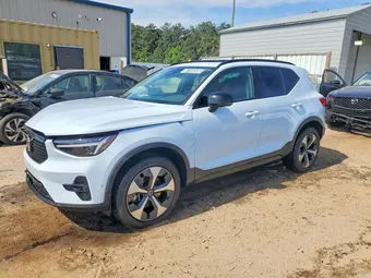 2026 Volvo XC40 YV4L12UC1T2750250